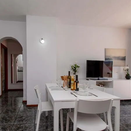 Apartment Blanquitas 7 *